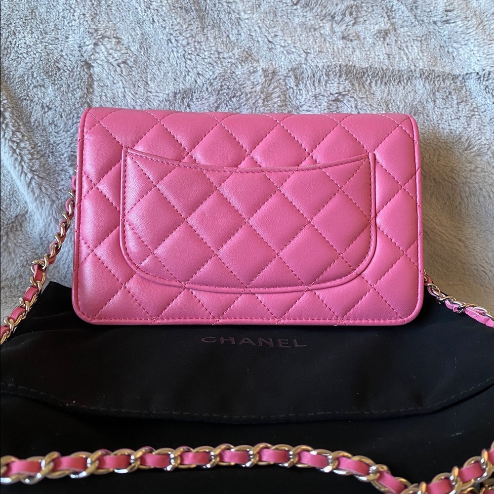 SOLD CHANEL Lambskin Quilted Wallet on Chain WOC Pink with glittered CC log - Picture 5 of 13